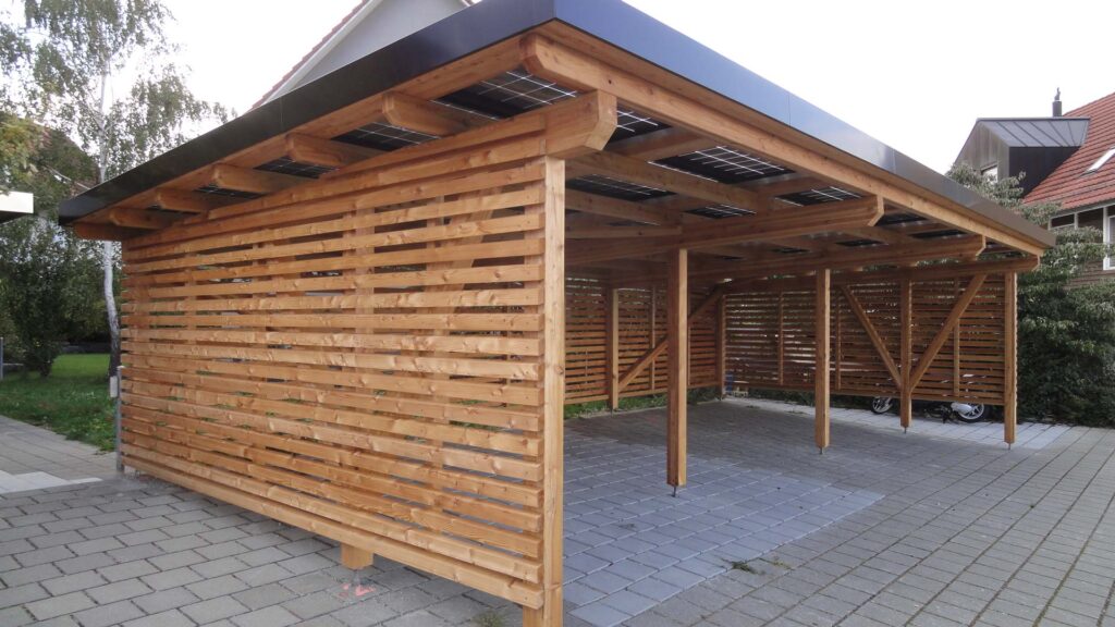 Megasol carportløsninger med tagintegrerede solceller 5 9 kWp NICER Megasol solcellecarport med plads til 3 biler
